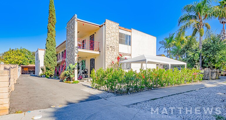 579 Hyde Park Pl, Inglewood, CA à vendre - Photo principale – Image 2 sur 9