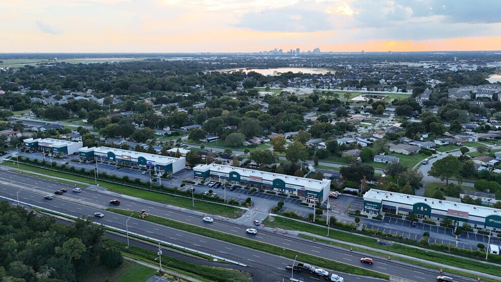 1418-1706 N Semoran Blvd, Orlando, FL à louer - Photo de l’immeuble – Image 2 sur 6