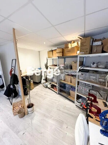 Bureau dans Mandelieu-la-Napoule à louer - Photo de l’immeuble – Image 3 sur 4