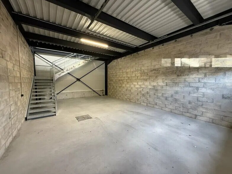 Local d’activités dans Épinay-sur-Seine à louer - Photo intérieure – Image 2 sur 7