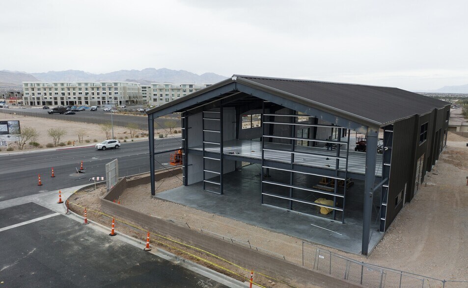 S Buffalo Drive, Las Vegas, NV à vendre - Photo de l’immeuble – Image 2 sur 4
