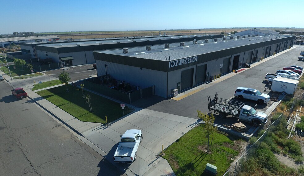 1500 Enterprise Dr, Lemoore, CA à louer - Photo de l’immeuble – Image 2 sur 4