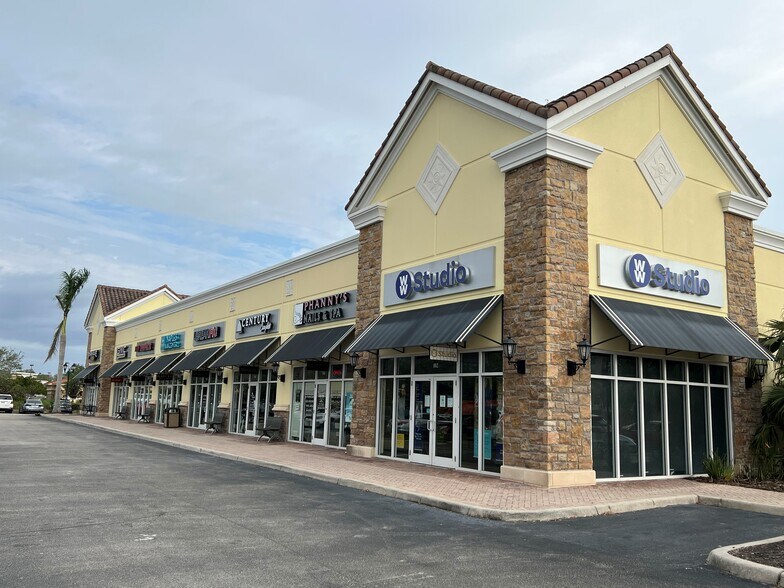 3398 Forum Blvd, Fort Myers, FL à louer - Photo de l’immeuble – Image 1 sur 5