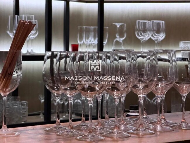 Plus de détails pour Local commercial à vendre