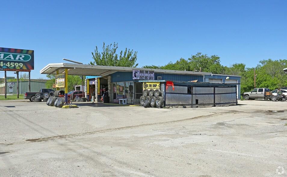 1702 S Interstate 35, San Marcos, TX à vendre - Photo de l’immeuble – Image 3 sur 3