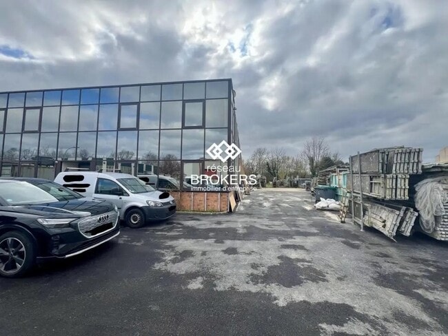 Plus de détails pour Local d’activités à vendre