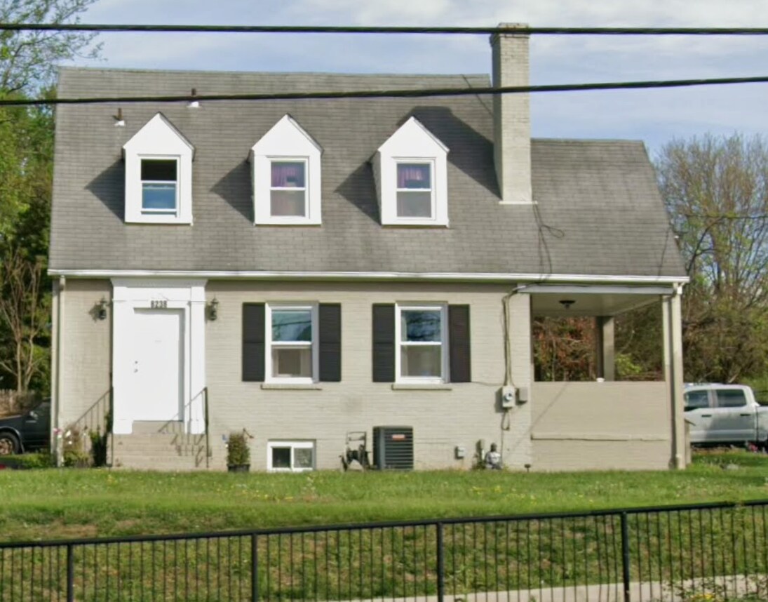 8238 Richmond Hwy, Alexandria, VA à louer Photo principale– Image 1 sur 2