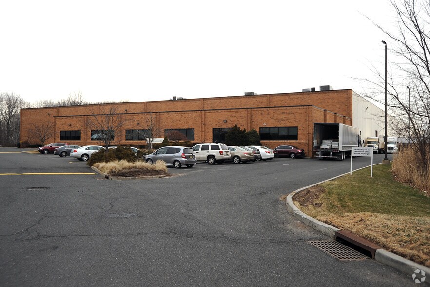115 Moonachie Ave, Moonachie, NJ à louer - Photo de l’immeuble – Image 1 sur 2