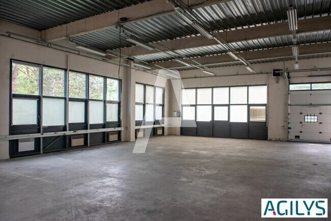 Plus de détails pour 2 Rue Du Parc, Villebon-sur-Yvette - Local d'activités à louer