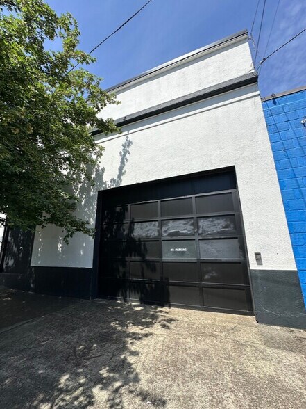 710 NW 17th Ave, Portland, OR à louer - Photo de l’immeuble – Image 3 sur 15