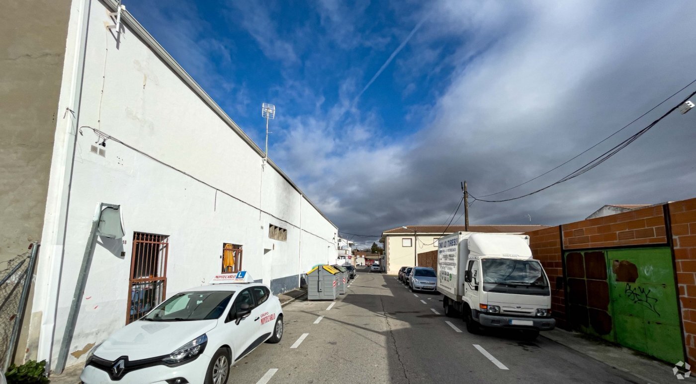 Local commercial dans San Martín de la Vega, Madrid à louer Photo intérieure– Image 1 sur 2