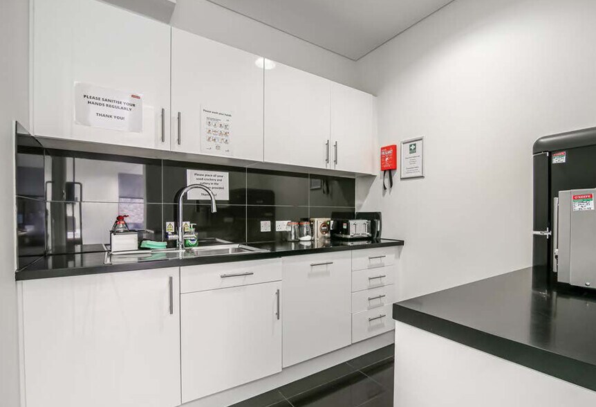 36 Curlew St, Londres à louer - Photo de l’immeuble – Image 3 sur 10