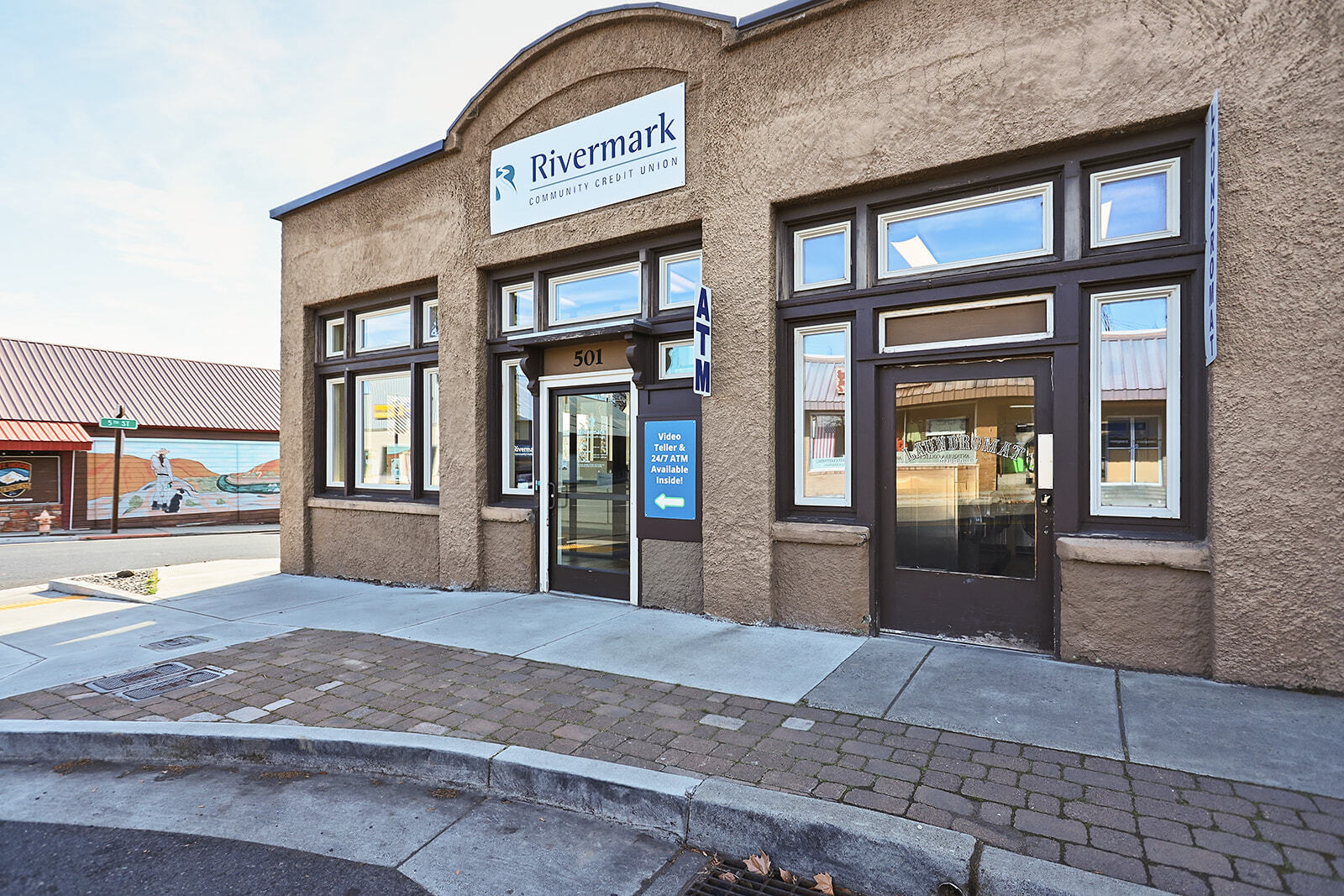 501 Deschutes Ave, Maupin, OR à vendre Photo principale– Image 1 sur 25