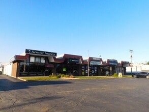 2413-2419 W Jefferson St, Joliet, IL à louer Photo intérieure– Image 1 sur 8