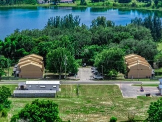 Plus de détails pour Breezeway Townhomes – Logement à vendre, Avon Park, FL