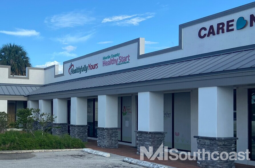 957-975 SE Federal Hwy, Stuart, FL à louer - Photo de l’immeuble – Image 2 sur 7