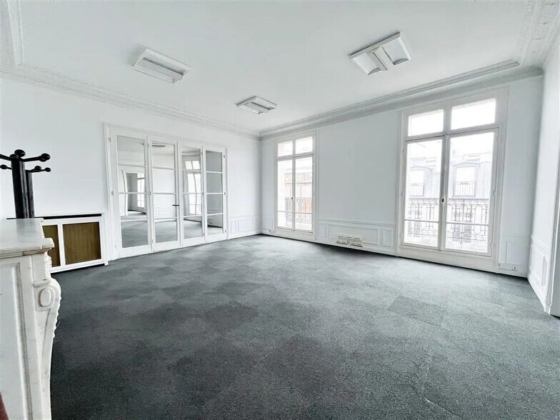 Bureau dans Paris à louer - Photo de l’immeuble – Image 1 sur 9