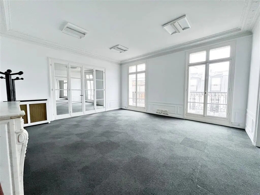 Bureau dans Paris à louer Photo de l’immeuble– Image 1 sur 10