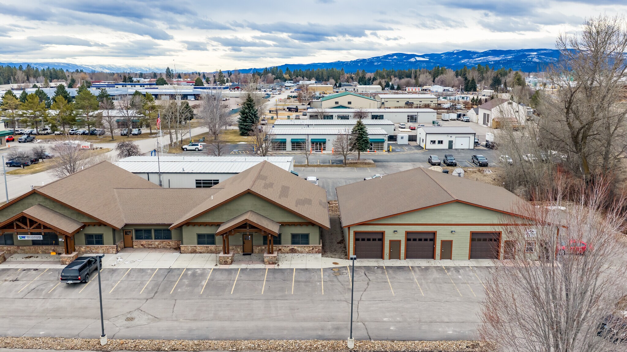 102 Cooperative Way, Kalispell, MT à vendre Photo principale– Image 1 sur 38