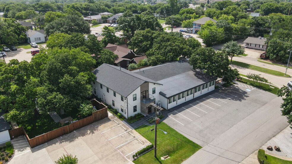 403 E Broad St, Mansfield, TX à louer - Photo de l’immeuble – Image 1 sur 10