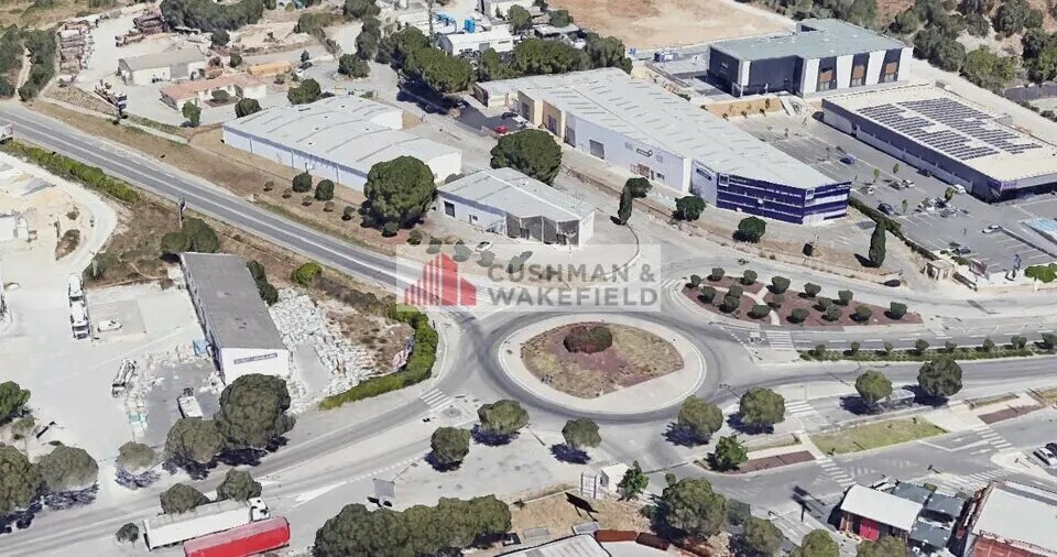 Local d’activités dans Nîmes à louer - Photo de l’immeuble – Image 2 sur 3