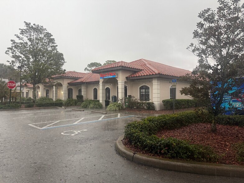 840 Dunlawton Ave, Port Orange, FL à louer - Photo de l’immeuble – Image 3 sur 16