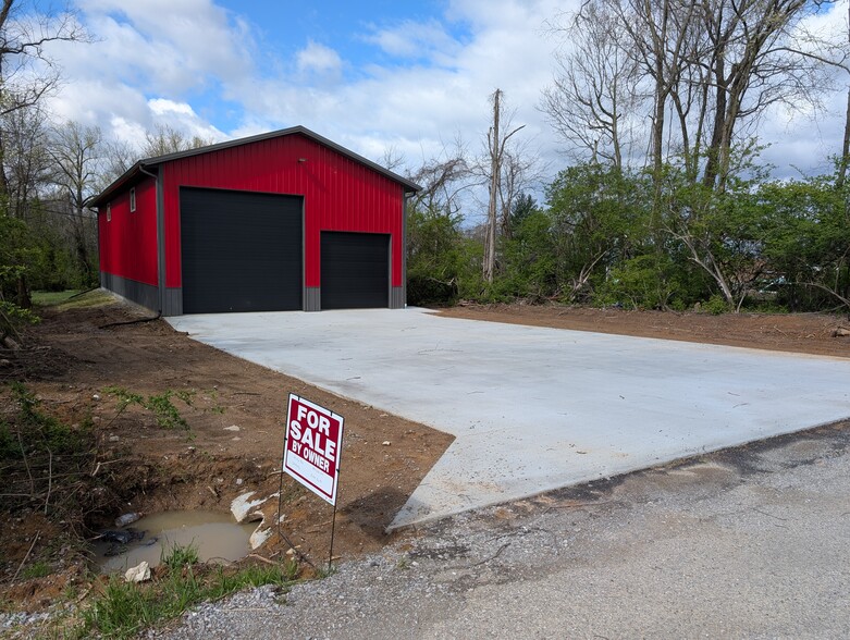 1893 American Ave, Hebron, KY à vendre - Photo de l’immeuble – Image 1 sur 5