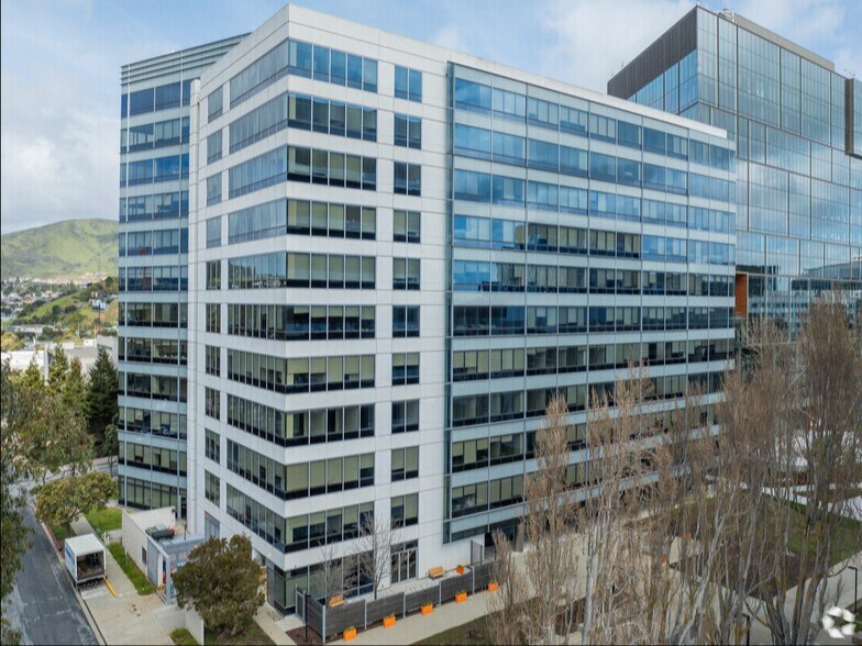 611 Gateway Blvd, South San Francisco, CA à louer - Photo de l’immeuble – Image 1 sur 28