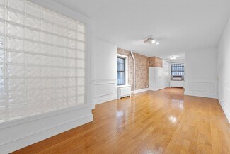 Plus de détails pour 111 E 62nd St, New York, NY - Bureau/Médical à louer