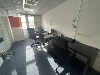 Plus de détails pour 19 Avenue Louise Michel, Rezé - Bureau à louer