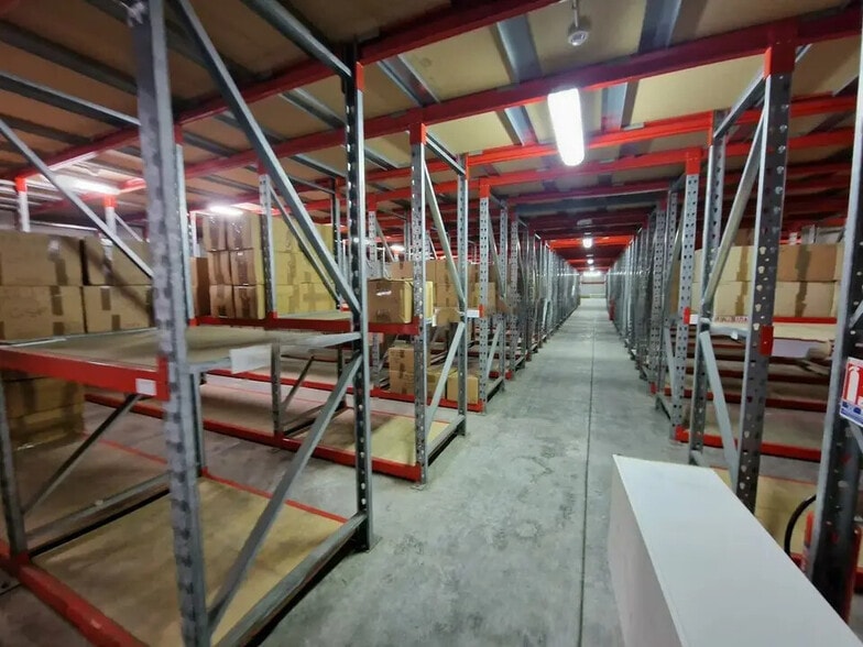 Industriel/Logistique dans Vallauris à louer - Photo intérieure – Image 2 sur 10