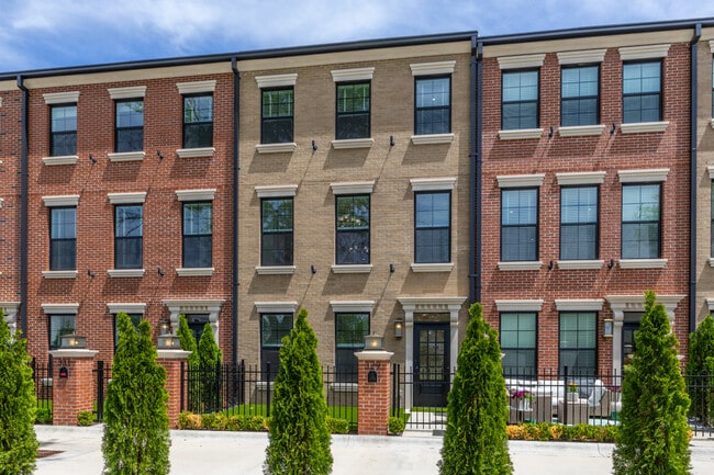 Plus de détails pour 329 SW 5th St, Bentonville, AR - Bureau à vendre
