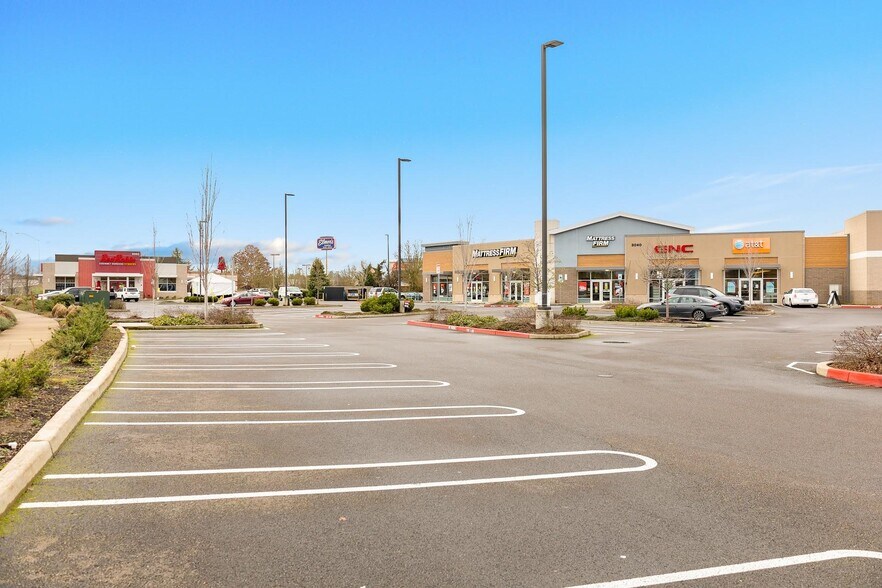 777 N Arney Rd, Woodburn, OR à louer - Photo de l’immeuble – Image 3 sur 4