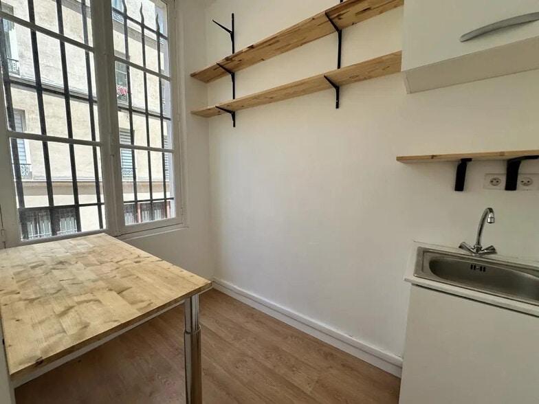 Local commercial dans Paris à louer - Photo de l’immeuble – Image 3 sur 5