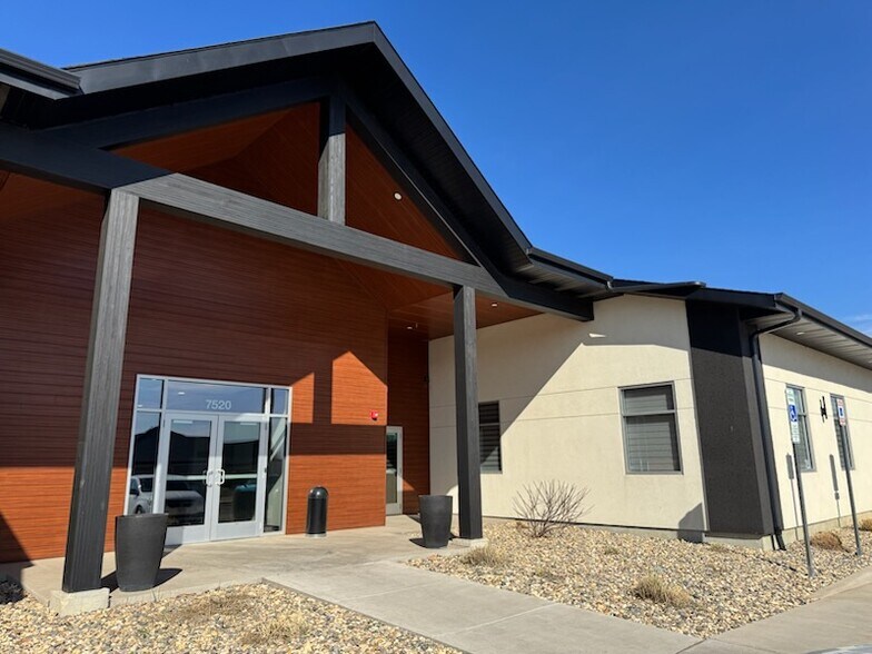 7520 S Grand Arbor Ct, Sioux Falls, SD à louer - Photo de l’immeuble – Image 2 sur 7