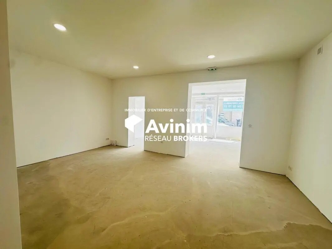Local commercial dans Saint-Maur-des-Fossés à louer Photo de l’immeuble– Image 1 sur 6