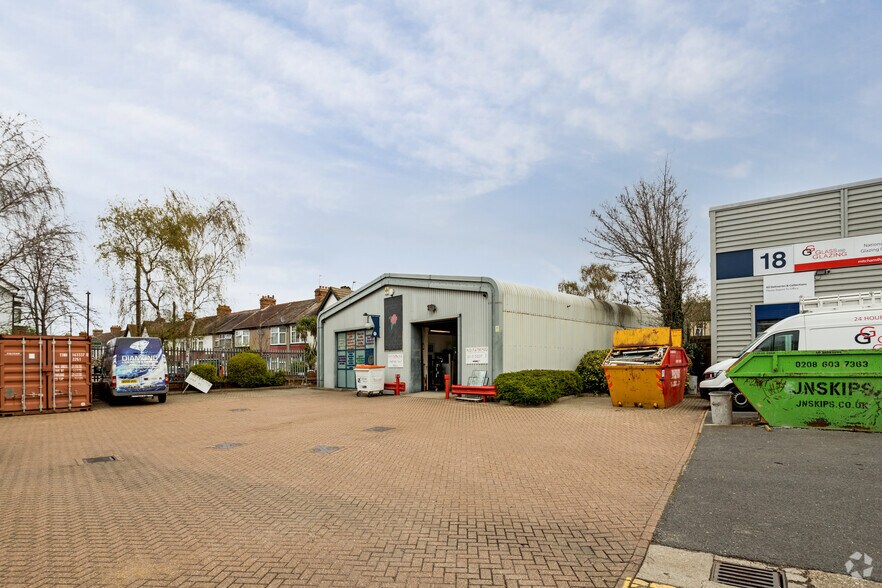 Church Rd, Mitcham à louer - Photo de l’immeuble – Image 3 sur 3