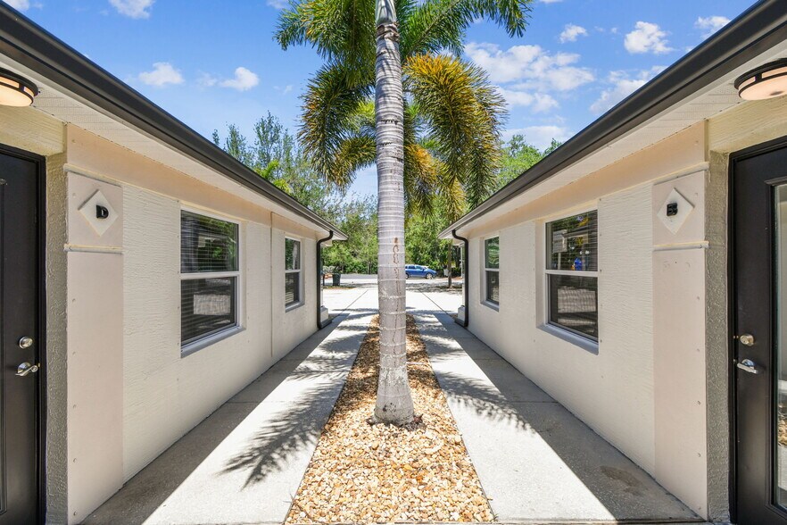 670 2nd St N, Safety Harbor, FL à louer - Photo de l’immeuble – Image 3 sur 4