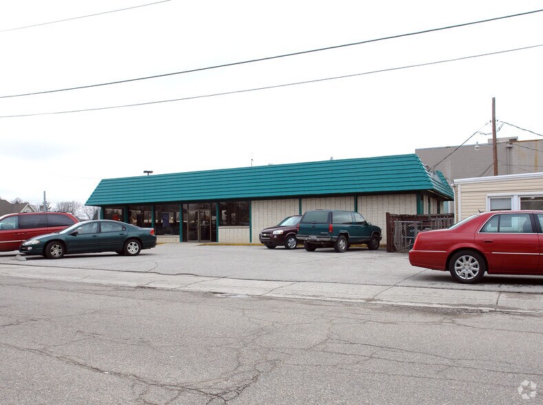 1031 N State St, Greenfield, IN à vendre - Photo de l’immeuble – Image 2 sur 7