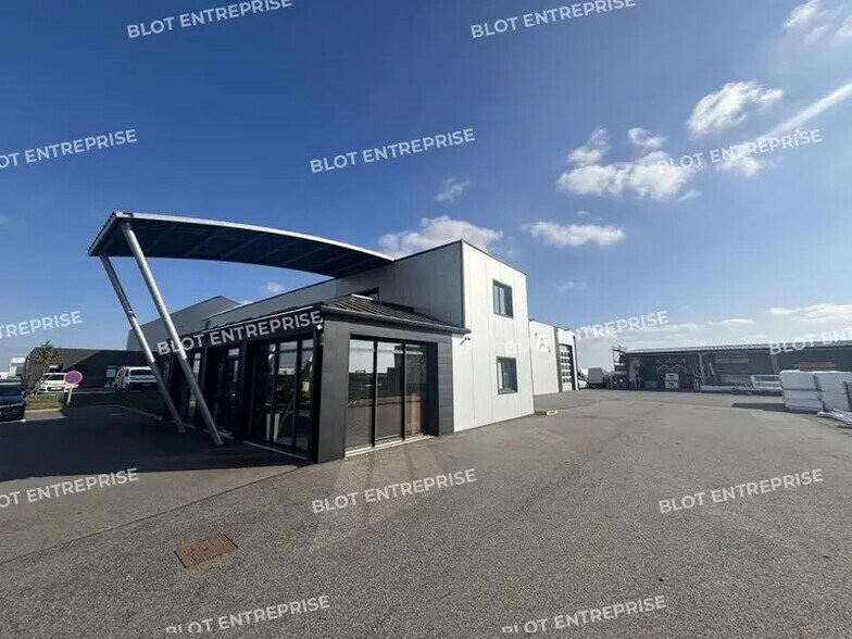 Local d'activités dans Ancenis à vendre - Photo de l’immeuble – Image 1 sur 13