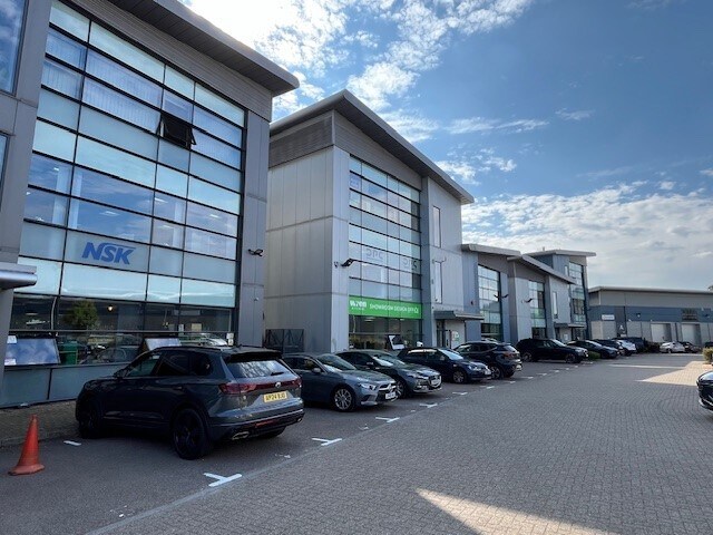 Whittle Way, Stevenage à louer Photo de l’immeuble– Image 1 sur 8