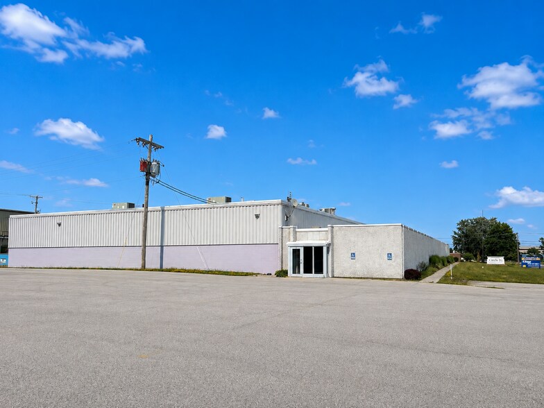 1530 Progress Rd, Fort Wayne, IN à vendre - Photo de l’immeuble – Image 2 sur 12