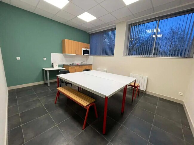 Plus de détails pour Bureau à louer