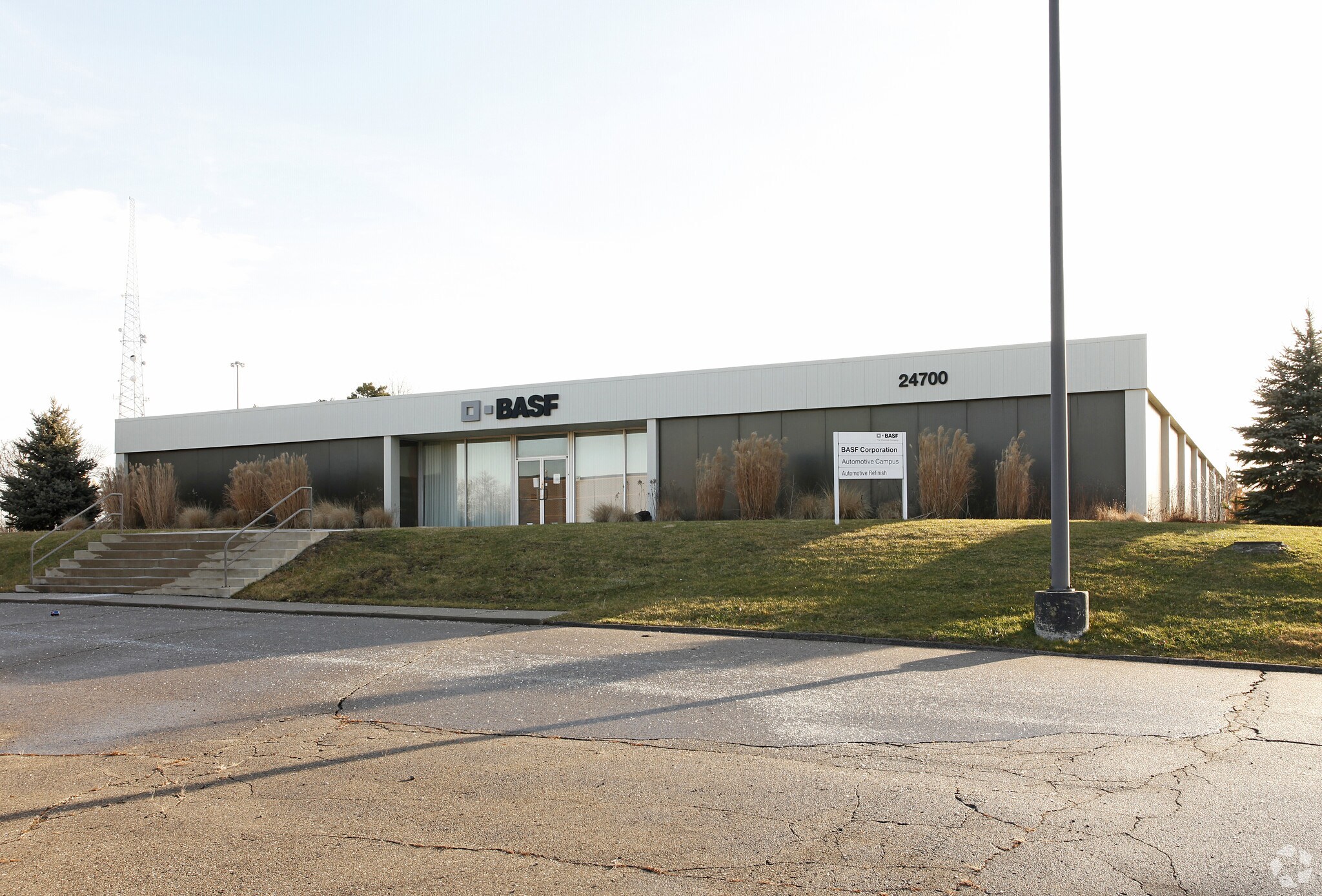 24700 W 11 Mile Rd, Southfield, MI à vendre Photo principale– Image 1 sur 15