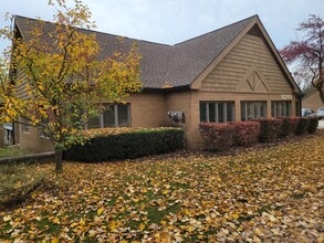 10291 Grand River Rd, Brighton, MI à louer Photo intérieure– Image 2 sur 2
