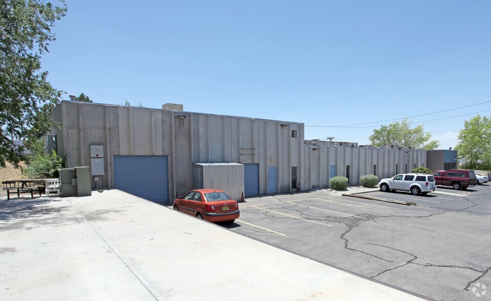 1920 Columbia Dr SE, Albuquerque, NM à louer - Photo de l’immeuble – Image 3 sur 50
