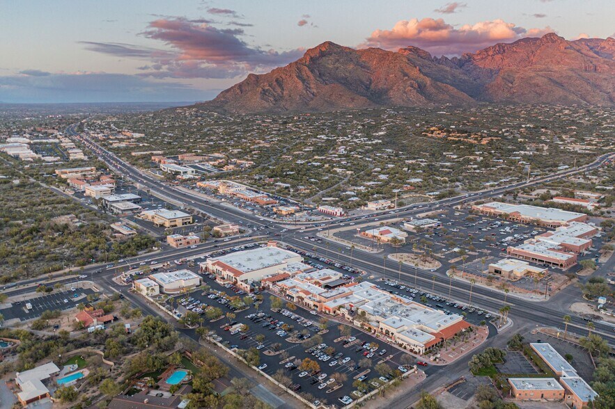 7250-7356 N Oracle Rd, Tucson, AZ à louer - Photo de l’immeuble – Image 2 sur 6