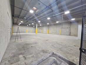 7212-7282 NW 33rd St, Miami, FL à louer Photo intérieure– Image 2 sur 3