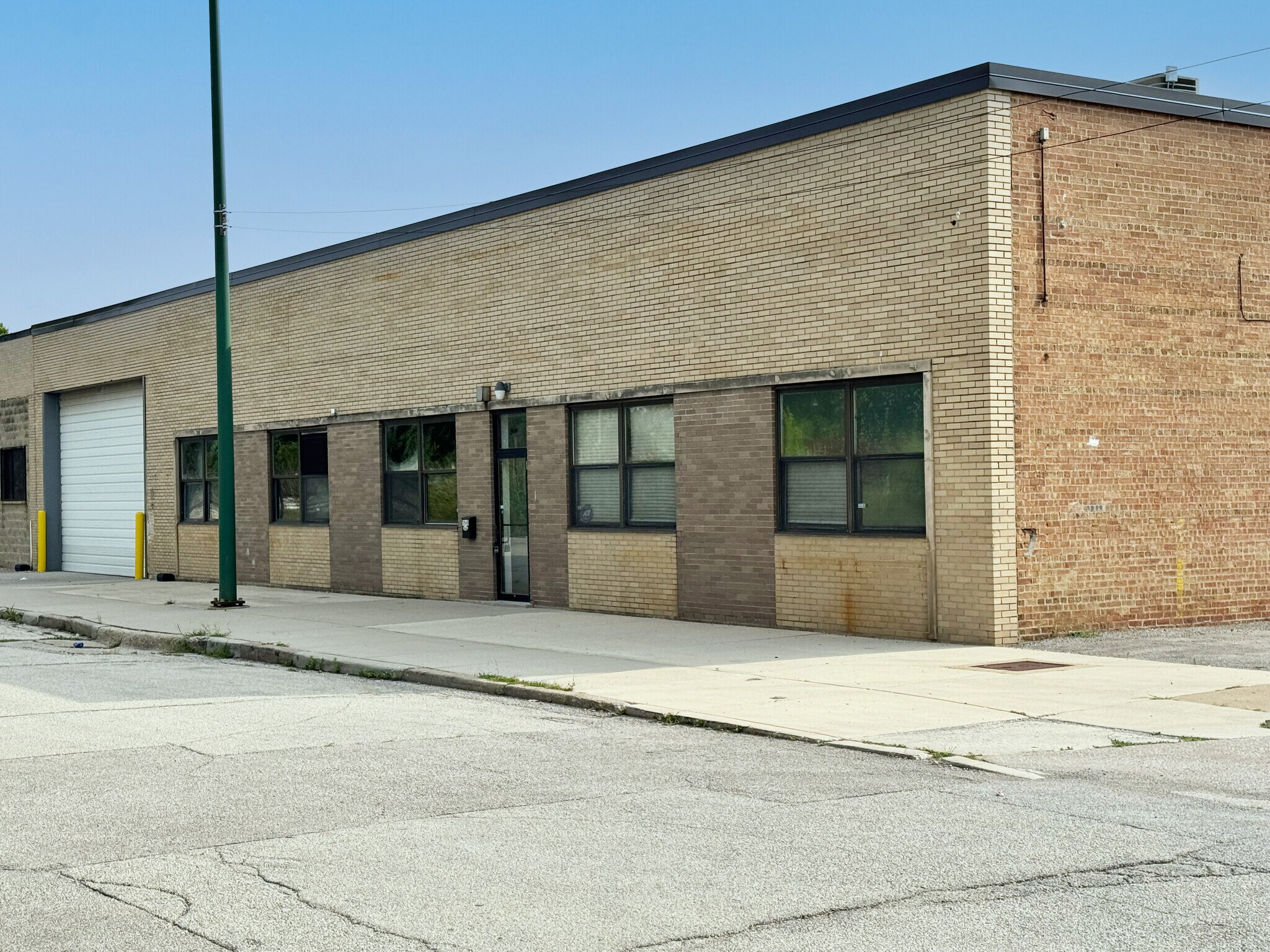 3949 S Keeler Ave, Chicago, IL à louer Photo principale– Image 1 sur 6