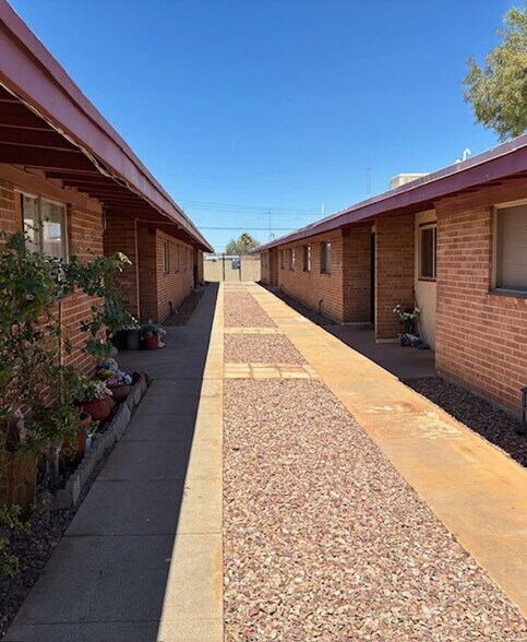1710 S Jefferson Ave, Tucson, AZ à vendre - Photo de l’immeuble – Image 1 sur 18